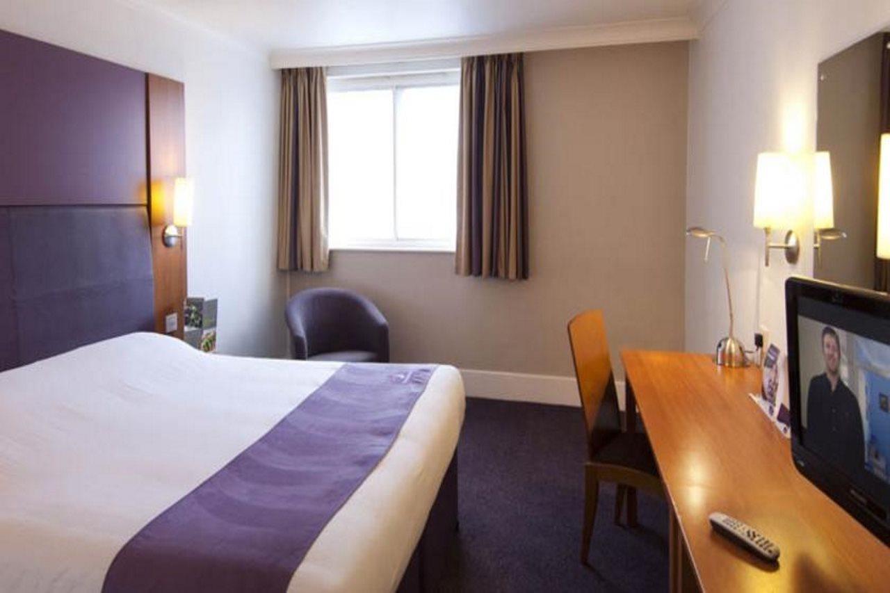 Premier Inn Pontypool Exterior foto